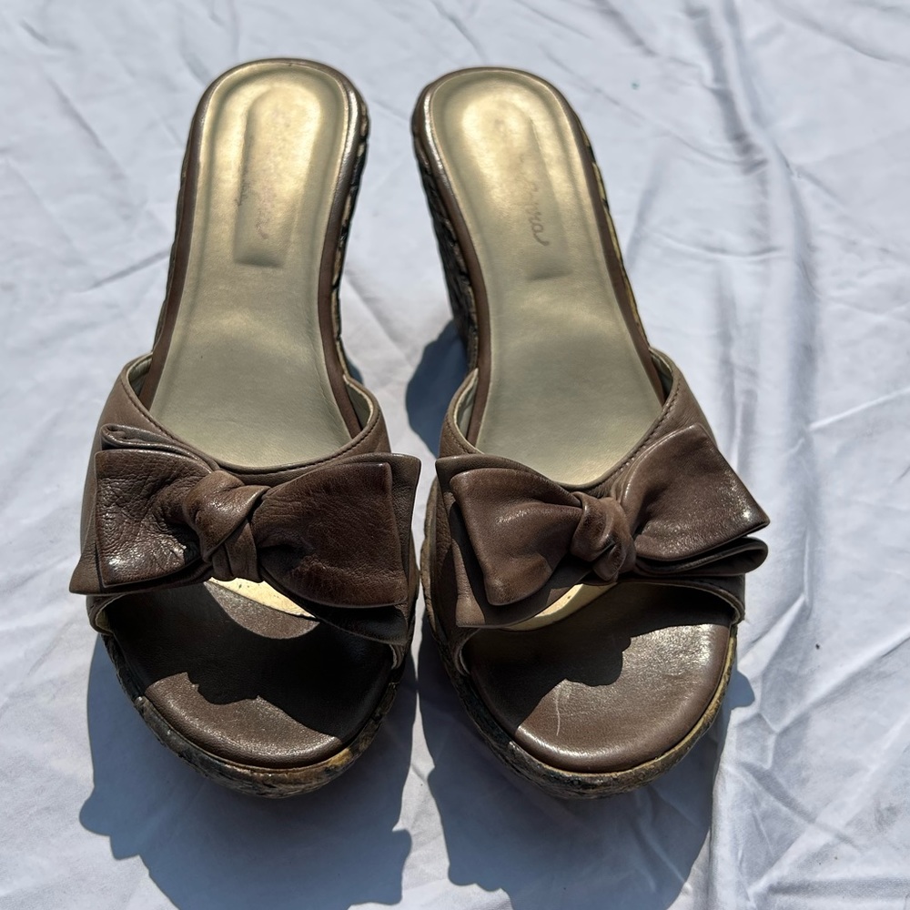 BROWN WEDGES